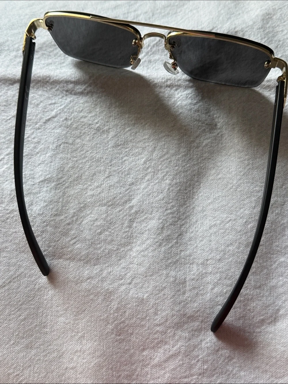 Aviator style sunglasses